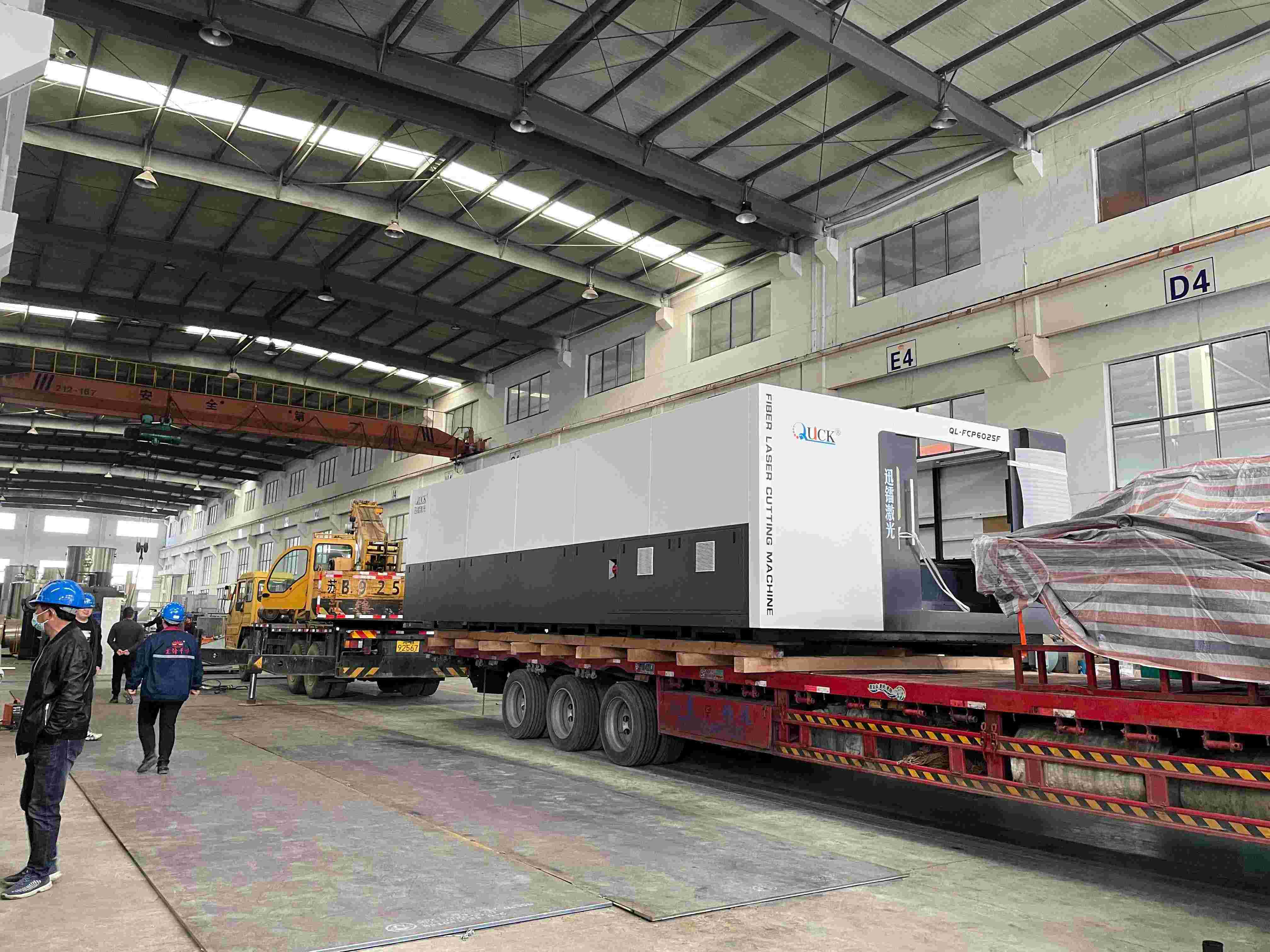 先锋时刻|万瓦级6025交换台激光切割机闪亮登场